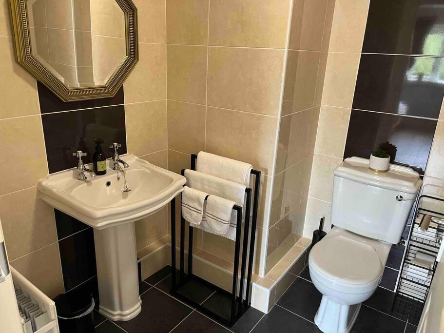 Hillcrest Lodge, Private Apartment On Lough Corrib, Oughterard Galway Esterno foto